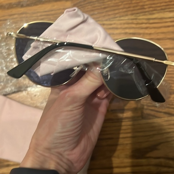 summer & rose Harper Round Blue Aviator Sunglasses and case/cloth NEW in package main image 4